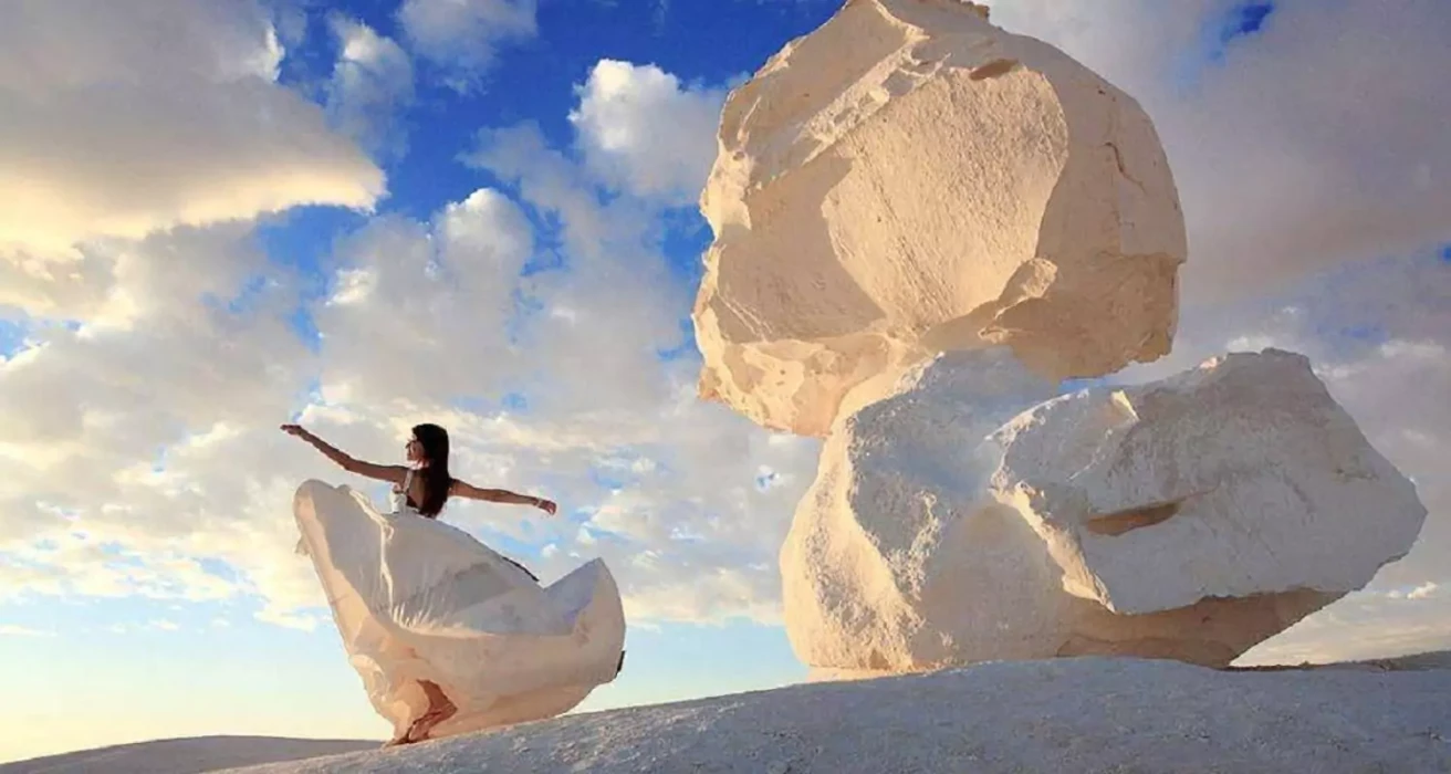 White Desert Tour from Cairo