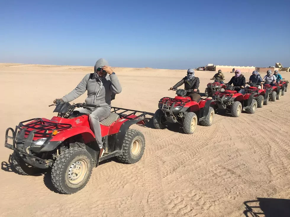 Excursion matinale en quad au départ d'Hurghada
